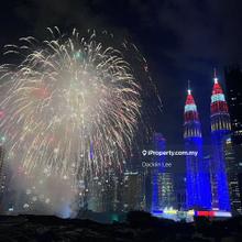 Luxury with a Front-Row View of the Twin Towers