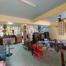 Oug 2 Storey Terrace House with Flat Level at Quiet Place For Sale