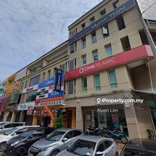 Corner 5 Storey Shop, Tenanted, come with lift