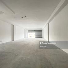 The Netizen G floor shop for rent, high traffic, facing main road, mrt
