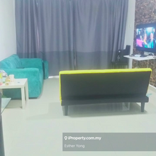 Fully furnished in high floor facing KLCC view 