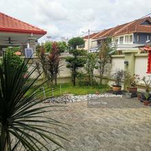 2.5 Storey Semi-D House , Partially Furnished 