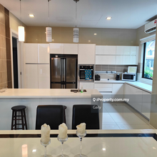 Well maintained house  spacious living n bedrooms near school n mall 