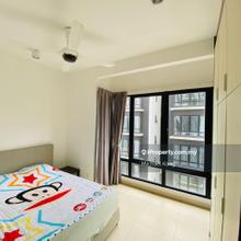 Lucky Home, Must View