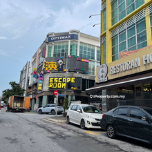 3 Storey Corner  Shop Lot For Rent 