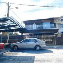 Double storey end lot house in taman putra budiman,balakong,selangor 