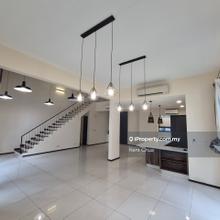 Limited 3.5sty corner unit !