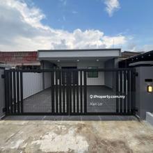 Taman Universiti Single Storey Intermediate Unit For Sale