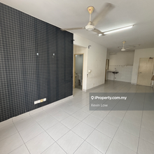 Pool View Unit and parking lot near lobby