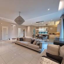 Sunway Lacosta Villa cozy house