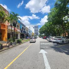 Corner shoplot, road frontage, walking distance to MRT