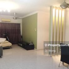 High Floor, Freehold, 1058sf