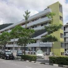 Below Market!! Taman Sri Setia, 678sf, Mid Floor, Near TAR College