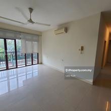 Freehold 1212 Sf Renovated Unit 2 Car Park 4 Room Near Lrt Station