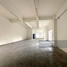 1.9m slashed to 1.6m Prime Ground Floor Next to Hero Market  Act Fast