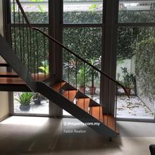 Spacious low density house near to the city