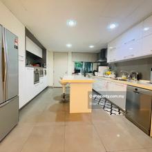 Well Maintained Unit overlooking hill view