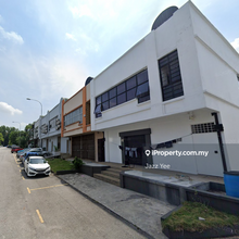 Adjoining 1.5 Storey Spacious Link Factory for Rent