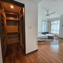 Prime location in Kuala Lumpur city centre. Walking distance to Twinto