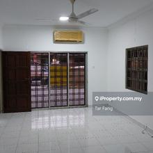 End lot terrace house 