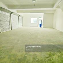 Corner unit, ground floor, 40x80, facing main road, limited unit