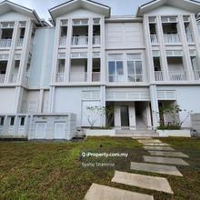 Serene Mont Kiara Townhouse Fully Furnish For Rent
