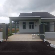 Rumah Banglo Setingkat di Gurun