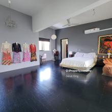 Well maintained Duplex unit for sale. 