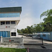 3sty semi detached, corner, basement, high ceiling, 150a, accessible