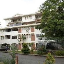 Quiet , low density and big size 3 bedrooms duplex unit      