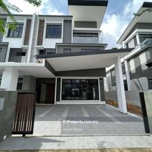 Winter Pavilion, Taman Nusa Sentral 3 Storey Semi D for rent