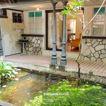 An unique unit for office/commercial purpose.