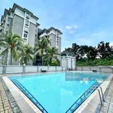 Corner Unit. Balcony with nice views. Clubhouse. 