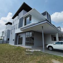 Broadleaf Residences 3-Storey Semi-D Kota Kemuning