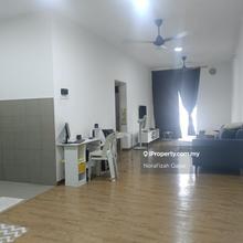 Rumah Sewa yang Murah Lakefront Homes Cyberjaya 2 carpark