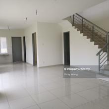 Jenjarom Corner House for Sale Good Location