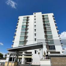 Spacious unit with built up 1549sf only for 465000