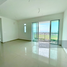 Havana with Airport & Seaview. Original Condition with 2 Carparks