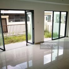 Below Market 2.5 Storey End Lot Extra 10' Land Lakeside Residences