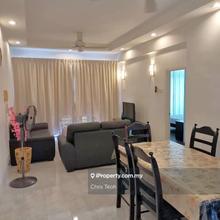 Mid floor, corner unit, renovated, fully furnished & with 4 balconies!