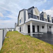Double Storey End Lot with Extra Land