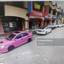 Ground floor shop at prime location