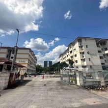 Aman & damai apartment for sale ,1st floor ,kepong kip ,freehold