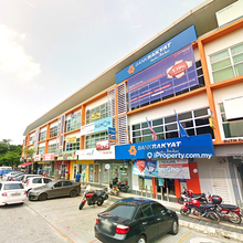 Roi Above 4.5%, 3.5 Storey Freehold shop