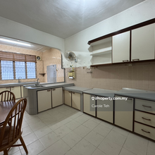 Freehold Mature & Prime Location 