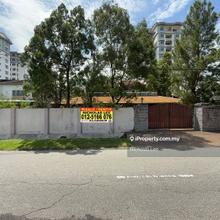 Freehold, Land Size of 9,120 Sqft, Fully Renovated