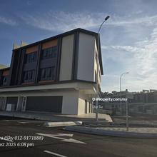 Seremban 2 ikon and uptown