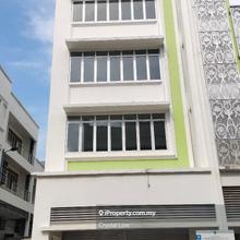 End lot 4 storey shop-office for rent