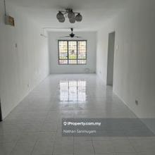 Bayu Apt 3rd floor well maintain house