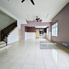 End lot Double Storey 22'x75'